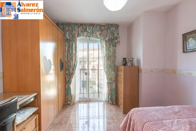 Casa independiente a 5 minutos de Granada en buen estado para entrar a vivir — 49