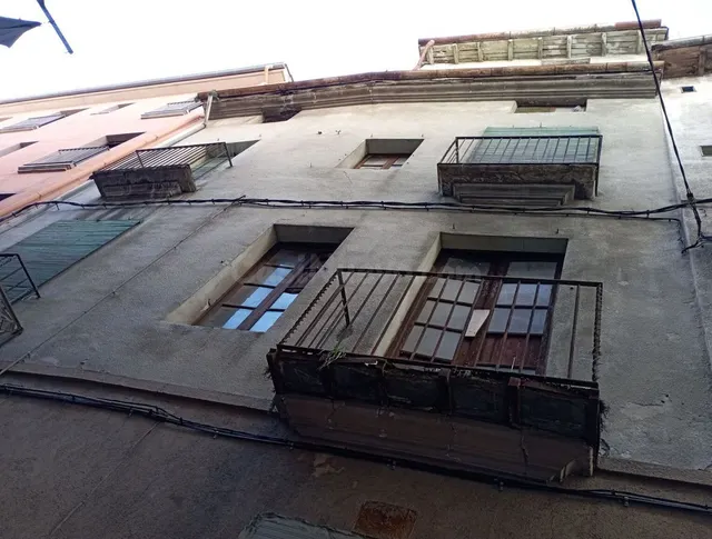 Edificio en venta en el casco antiguo de Olot - foto 4