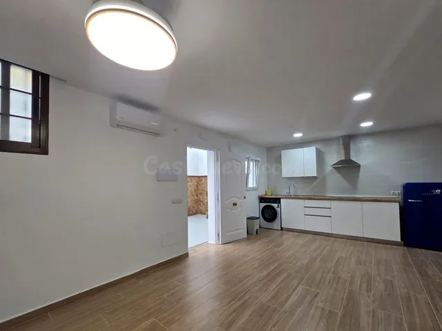 Piso a estrenar de 2 dormitorios con parking, luz y agua incluidas – 1.200 €/mes — 5
