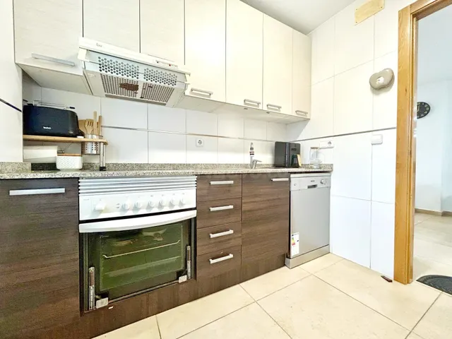 Acogedor apartamento en planta baja con piscina cerca de la  - foto 4