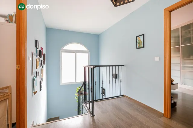 ¡Tu nuevo hogar te espera en Churriana de la Vega! Casa adosada con patio, garaje y futura parada de metro a pocos pasos. — 14