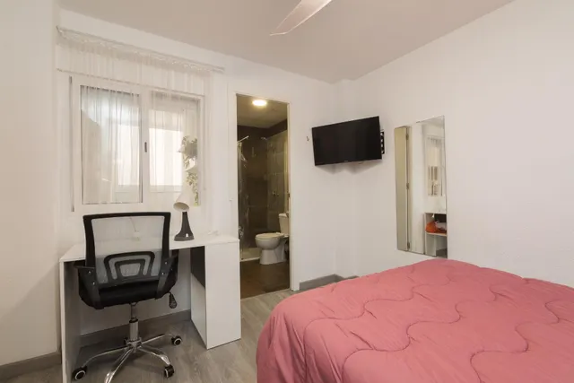 Se vende este gran piso junto Corazón de Jesús con 5 habitaciones y 5 baños ideal como inversión para rentabilizarlo!!! — 13