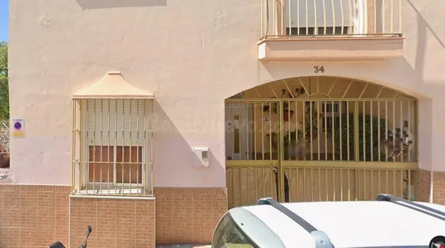 SE VENDE casa OKUPA en C La Monjia 34 de Paradas - foto 2
