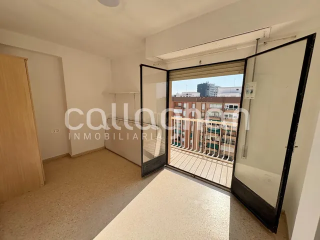 Magnífico piso completamente amueblado, distribuido en 4 hab - foto 3