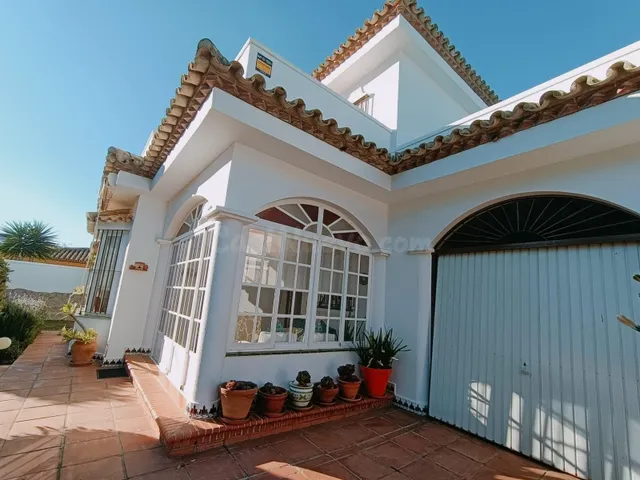Fantástico chalet en Costa Santi Petri con piscina - foto 3