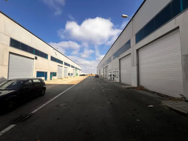 Nave industrial 4 habitaciones 234m² en venta - Los Llanos - foto 4