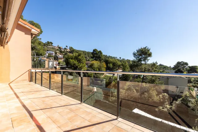 Espectacular Casa en Castellar del Vallès — 34