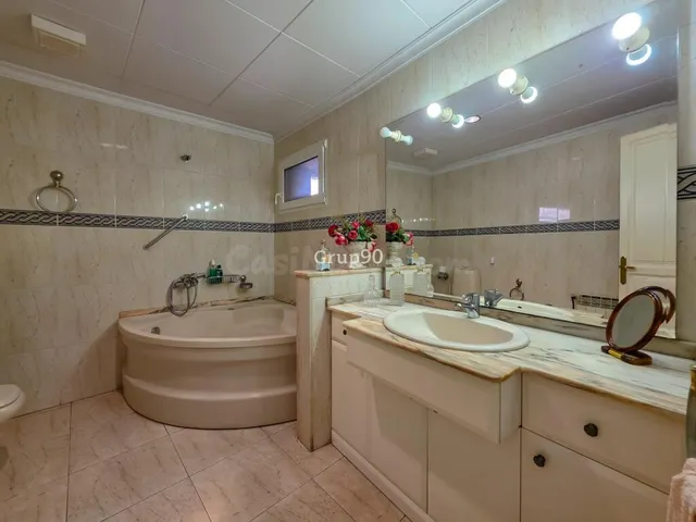 Espectacular casa de 567 m2 con infinitas posibilidades en Almenar — 32