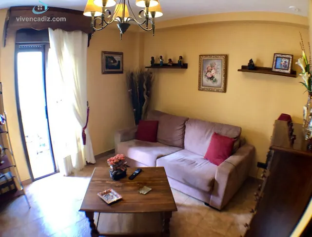 AMPLIA VIVIENDA CON ASCENSOR - ZONA CENTRO — 6