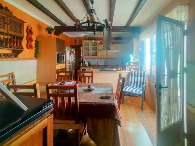 SENSACIONAL CASA DE ENSUEÑO EN AGUILAR — 11