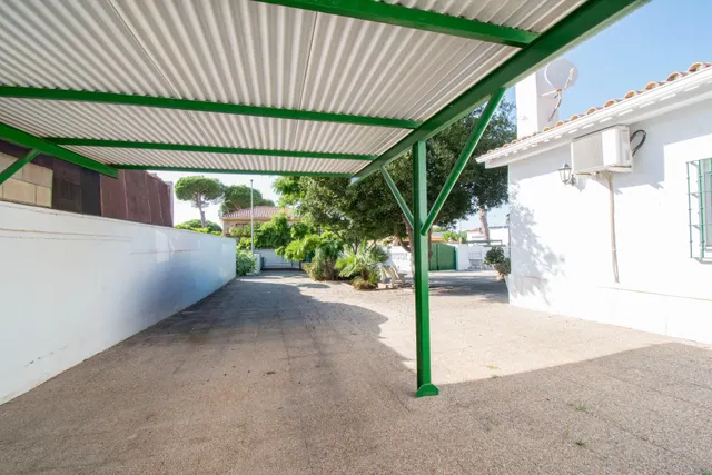 Venta de chalet en las mogarizas con 1125 metros de parcela urbano — 42