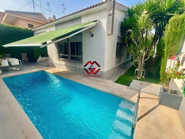 Chalet independiente en planta baja con piscina y gran parce - foto 2