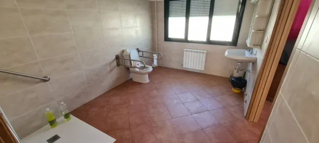CASA REFORMADA USO HOTELERO EN SANTA COMBA — 32