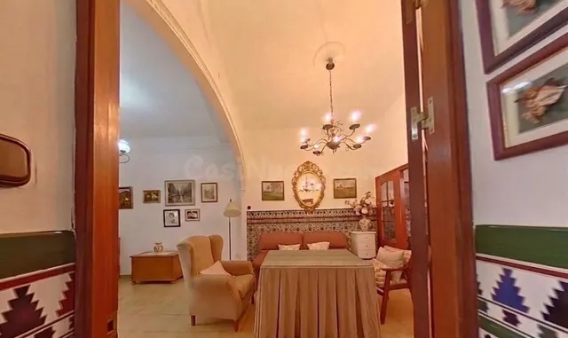 ESPECTACULAR CASA JUNTO A LA PLAZA DE  SAN MIGUEL. — 4