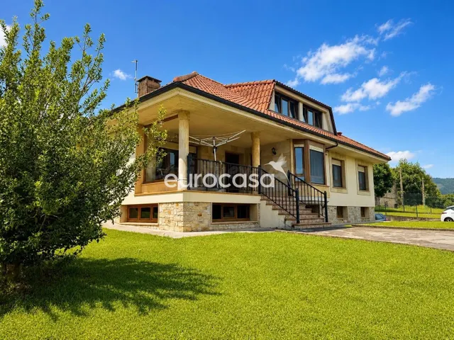 CASA INDEPENDIENTE EN VENTA EN PÉNAGOS | 6 DORMITORIOS, JARD