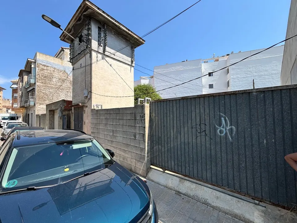 Parcela urbana de 90 m2 en la mejor zona del Real de Gandia frente al Parque.