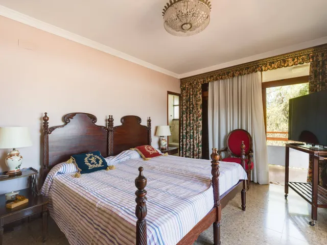 Chalet independiente junto a Paseo de Chil, con jardín, ascensor y vistas a la bahía — 43