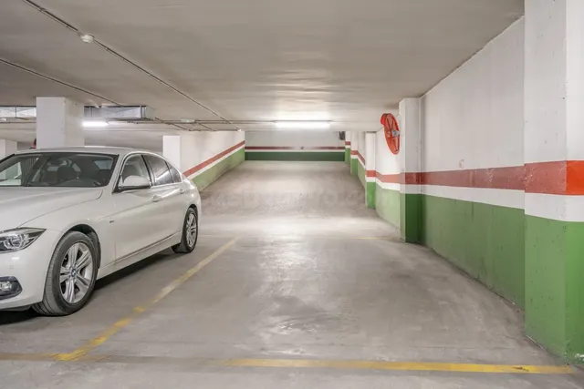 SE VENDEN 2 PLAZAS DE GARAJE. ZONA FORUM. 46.000 EUROS. — 3