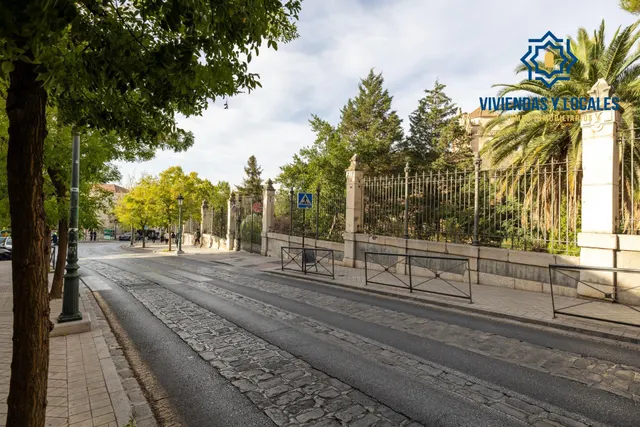 SE VENDE TERRENO URBANO PLURIFAMILIAR ZONA REAL DE CARTUJA Y JARDINES DEL TRIUNFO — 25