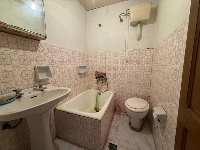 SE VENDE CASA CON PARCELA EN SANDIAS. — 14