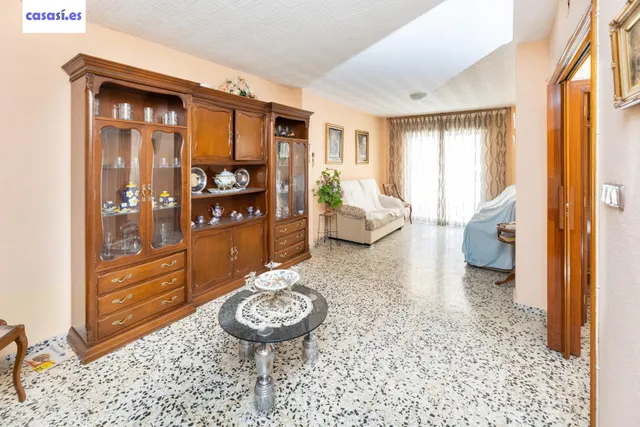 Local + vivienda en Avda. Cadiz — 14