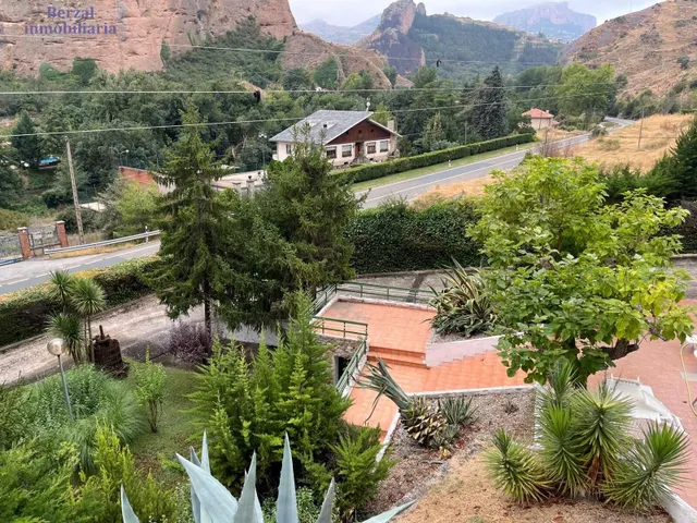 Casa en parcela de casi cuatro mil metros, con piscina, jardin, maravillosas vistas. — 18