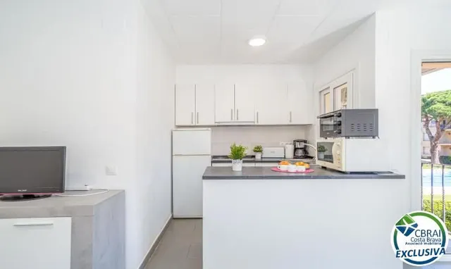 GRAN RESERVA Moderno apartamento reformado con piscinas y amplios jardines comunitarios — 19