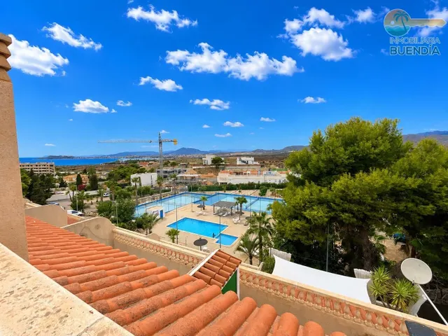 APARTAMENTO CON VISTAS AL MAR CON PISCINA COMUNITARIA EN ISL - foto 3