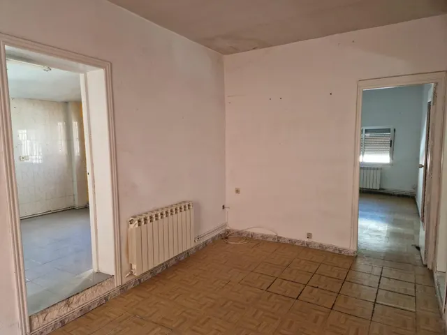 AOC VENDE EN EL CENTRO DE MOSTOLES, CASA EN PRIMERA PLANTA PARA REFORMAR CON GRAN POTENCIAL. — 7
