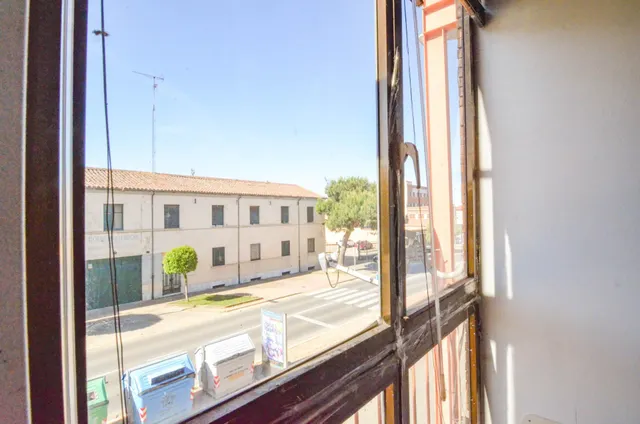 Urbis te ofrece un piso y estudio en venta en zona Salas Bajas, Salamanca. — 25