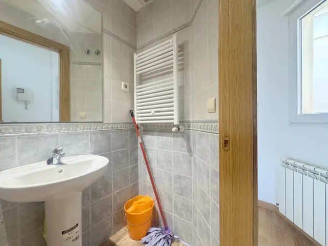 Amplio piso con 3 dormitorios, terraza y excelentes vistas en Las Navas del Marqués — 37