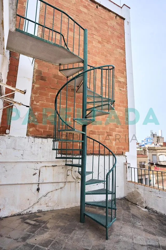 Casa típica en Badalona con patio y dos terrazas a 5 min del mar — 42