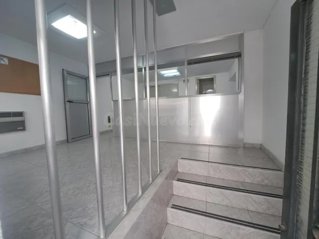 OFICINA SITUADA EN ZONA MUY CENTRICA, PLANTA ENTRESUELO - foto 3