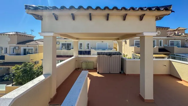 Venta de chalet adosado en ORIHUELA COSTA (LAS FILIPINAS) — 3