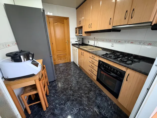 Último piso de 4 dormitorios con balcón — 2