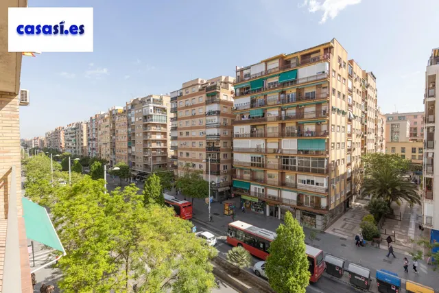 Piso con terraza y gran potencial junto a Camino de Ronda — 42
