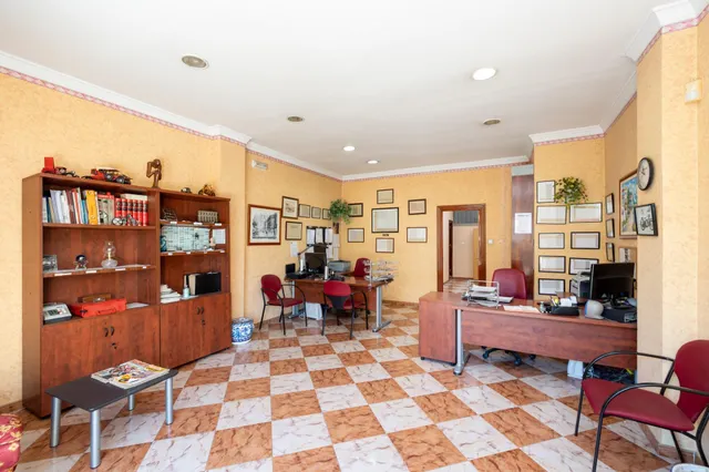 Local comercial en magnifica ubicación. Jardin de la Reina — 9