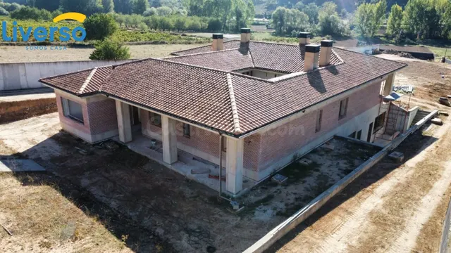 VIVIENDA SUPER EXCLUSIVA EN GUMIEL DE MERCADO