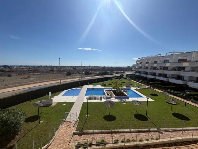 Apartamento con vistas despejadas en la exclusiva urbanización de terrazas de campoamor — 21