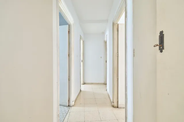 Piso en calle Tornería junto a Hotel María Luisa — 16