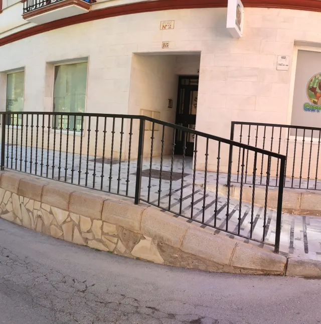 OPORTUNIDAD. PISO EN MACAEL ( ALMERÍA ) CON ASCENSOR Y PLAZA - foto 2