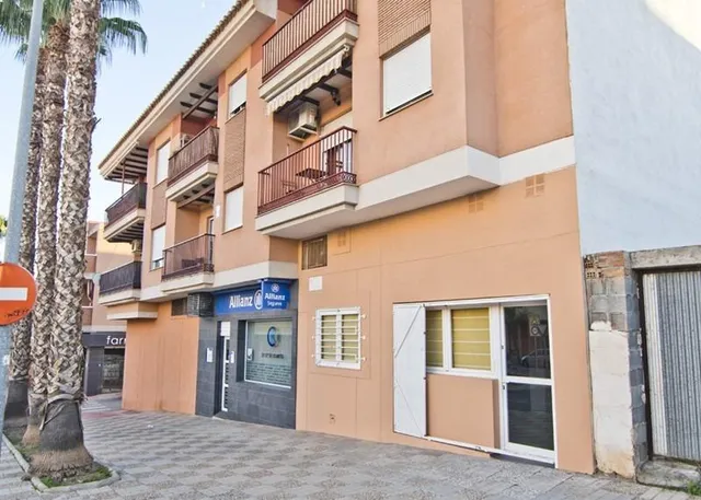 Estupendo local en Motril, Granada