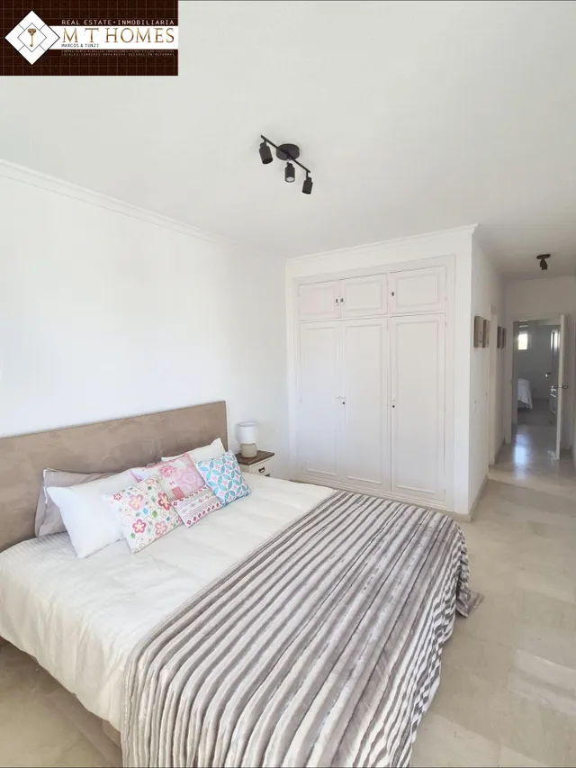 PISO JUNTO AL MAR CON VISTAS TOTALMENTE RENOVADO — 17