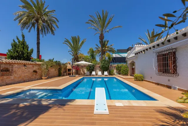 Encantadora villa única en Punta Prima, Orihuela Costa - foto 3