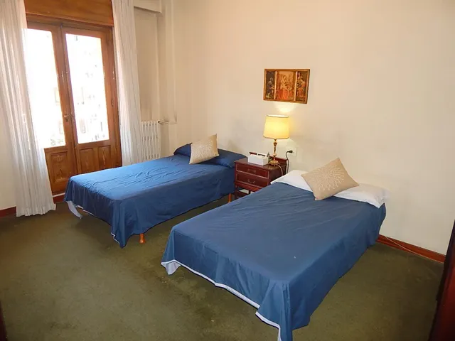 ETXEA Vende piso en el centro de Pamplona, 4 dormitorios, salón cocina, baño y aseo — 23