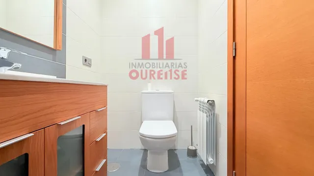 PRECIOSA VIVIENDA SEMINUEVA SITUADA EN O COUTO — 21