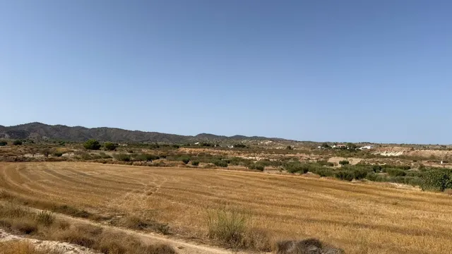VIVIENDA DE CAMPO EN CORVERA — 48