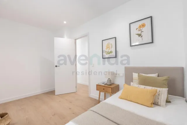 Elegante vivienda reformada de 3 dormitorios en Calle Bailén — 32