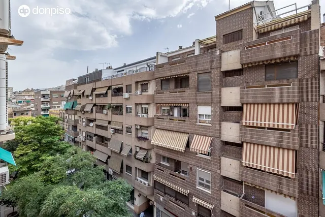 LUMINOSO PISO EN PLANTA ALTA EN ZONA FÍGARES — 2