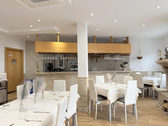 HOSTAL RESTAURANTE EN PLENO CASCO ANTIGUO DE CANDELEDA — 14